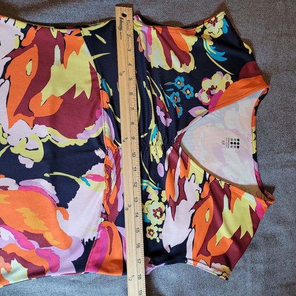 Title Nine Dress Medium Short Sleeve Colorful Stretchy Beachy - Picture 5 of 7